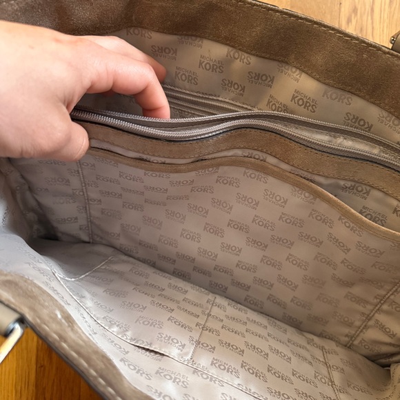 Womens Michael Kors Suede purse - Picture 5 of 10